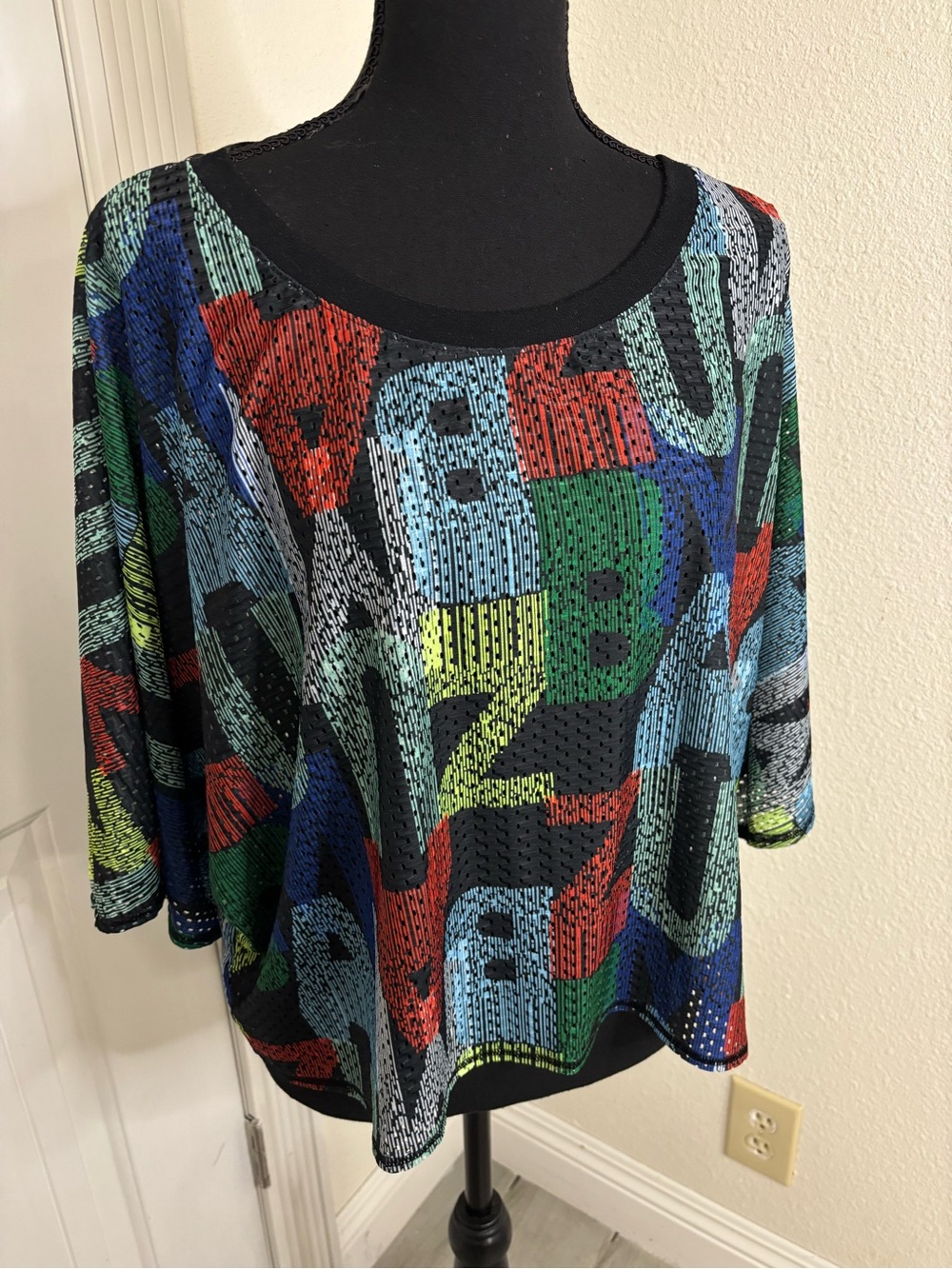 Zumba wear Multicolor Letter-Print Scoop Neck Tunic